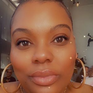 Meet your Posher, Nichole